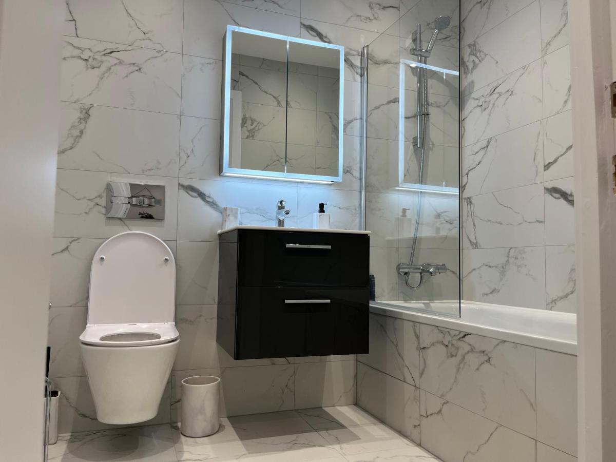 Modern City Apartment هيميل هيمبستيد المظهر الخارجي الصورة